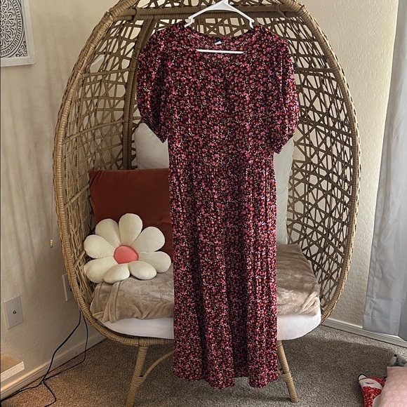 Floral Puff-Sleeve Dress in Burgundy and Pink - Picture 2 of 5